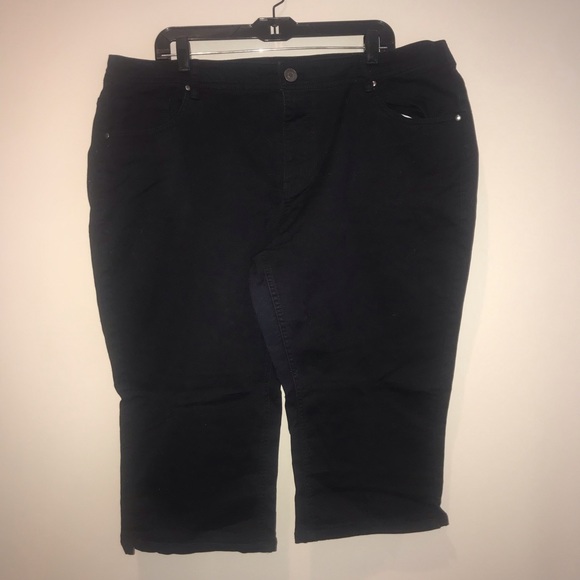 Lane Bryant  Black Twill Capri Size 22 - Picture 2 of 7